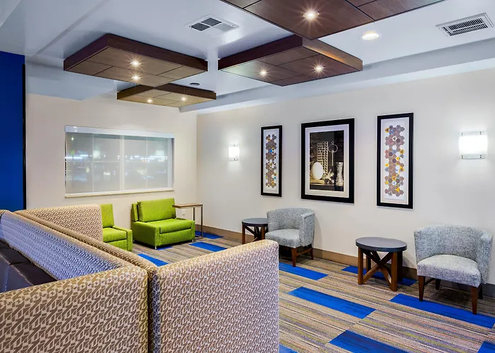 Holiday Inn Express & Suites Chico By Ihg