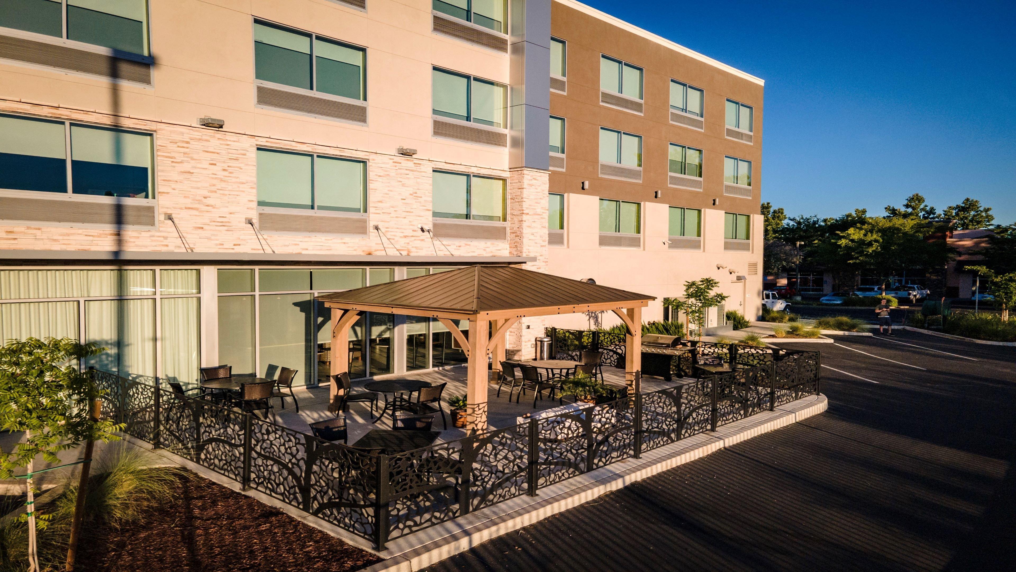 Hotel Express & By Ihg